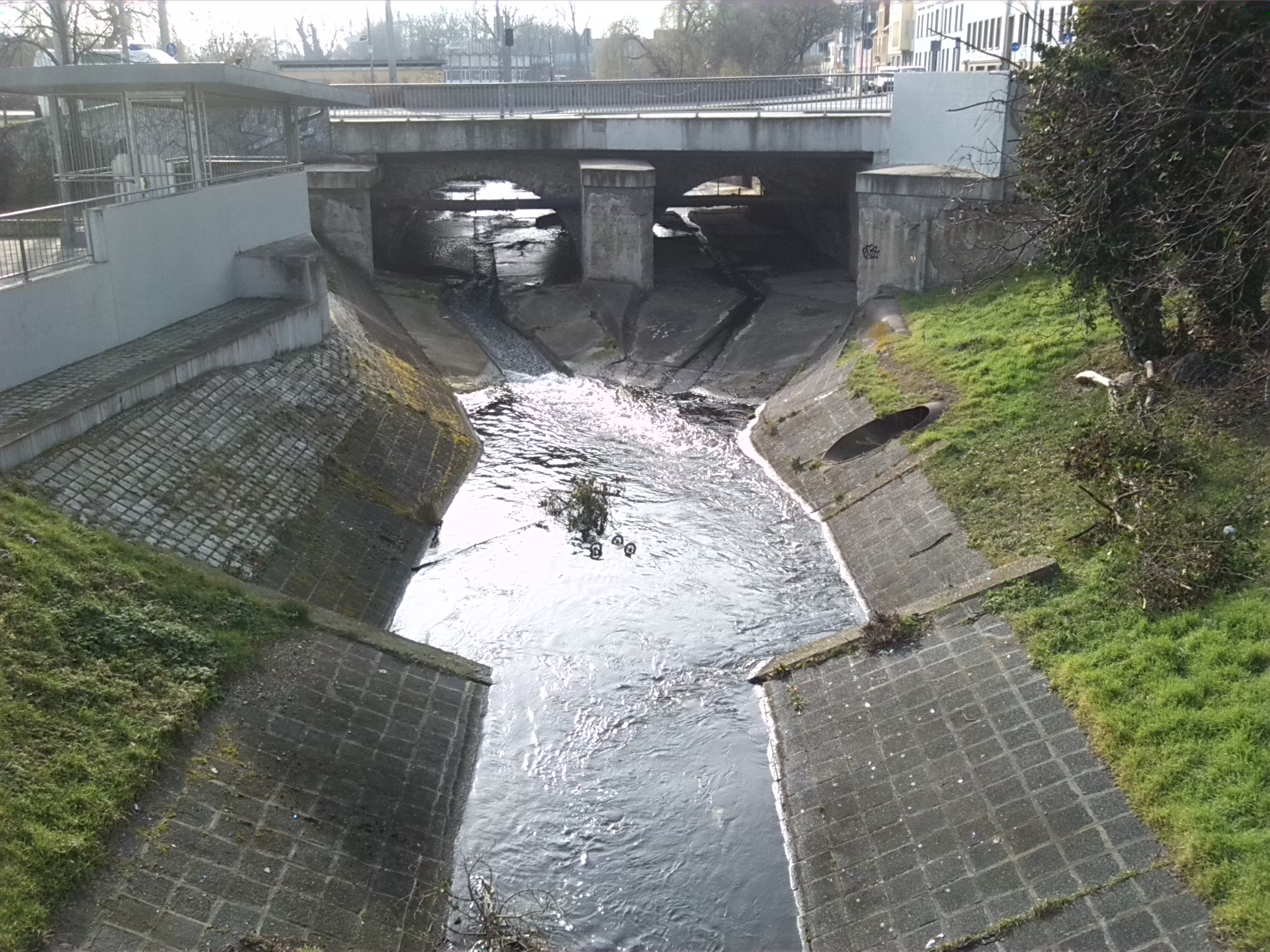 1-Überlauf Vorderer Gotthardteich-Klia Aus Osten