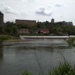 25-Bernburg Blick Vom Rosenhag Saaleaufwärts Zu Schleuse & Gymnasium & Schloss (1)