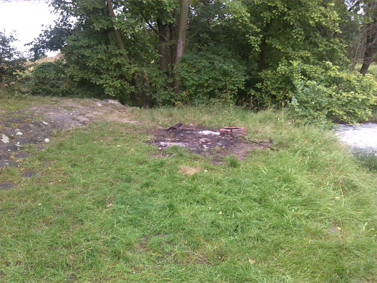 90-Merseburg Feuerstelle Mündungsgebiet Alte Saale In Mittelkanal (1)