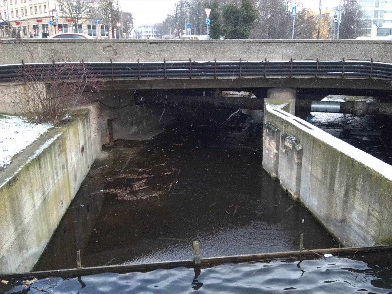 1-Überlauf Vorderer Gotthardteich Zu Klia Ecke Teichstraße & Weißenfelser Straße (1)