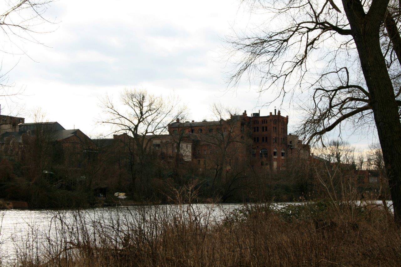 17-Untere Aue Weg Zur Rabeninsel Blick Nach Südosten Saale & Industrieanlagen Westlich Böllberger Weg