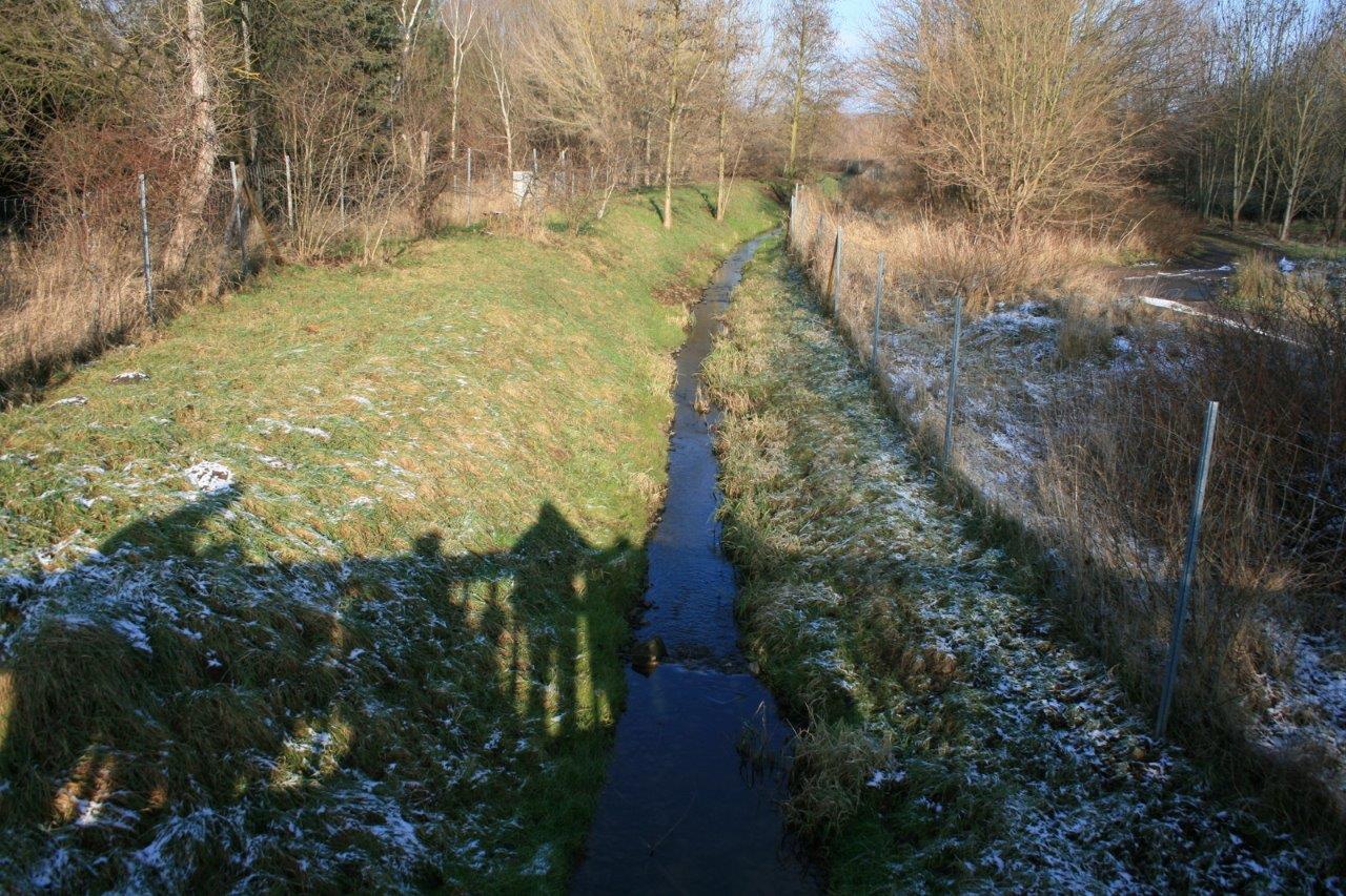 28-Brücke Ende Dachstraße Blick Hechtgraben Abwärts Nach Norden Unweit Einmündung In Saaleq