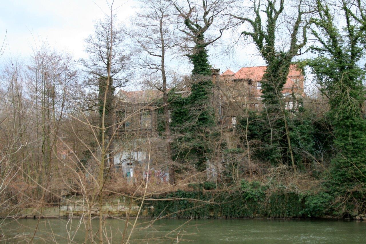 42-Saaleuferweg Östlich Pulverweiden Mit Blick Zu Saale & Frühere Mostfabrik