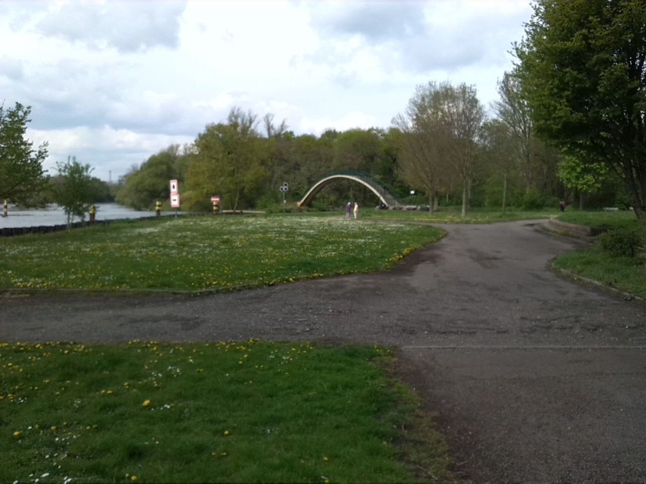 2-Verbindungsweg Klausberge & Pfarrstraße Blick Nach Norden & Saale & NSG Forstwerder & Bogenbrücke (2)