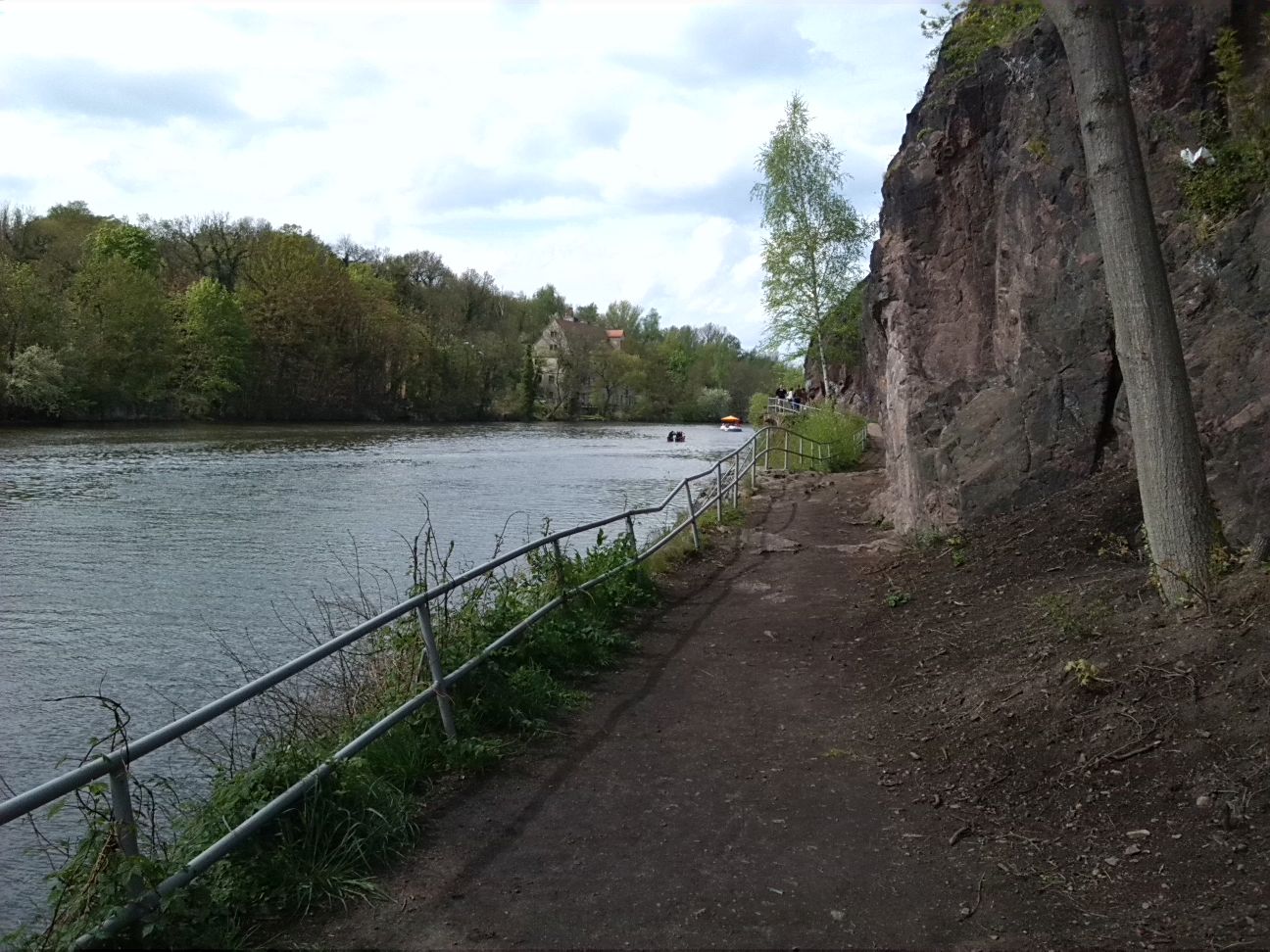 26-Westweg Klausberge An Saale Mit Blick Nach Nordwesten Nach Kröllwitz (2)