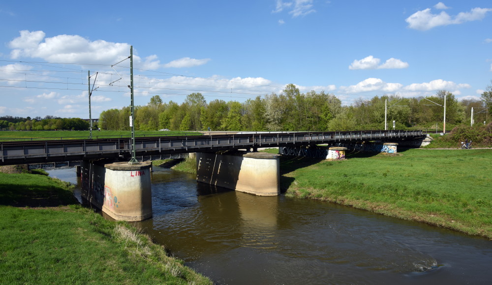 51-Blick Von Heuweg Nach Nordwesten Zu Eisenbahnbrücke Über Luppe