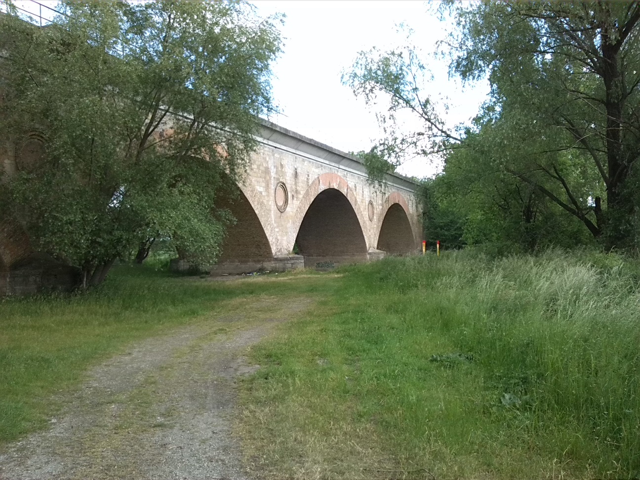14a-Bodeaue Zwischen Hohenerxleben & Neugattersleben Bodebrücke Südostrand Schlosspark Blick Nach Norden (1)