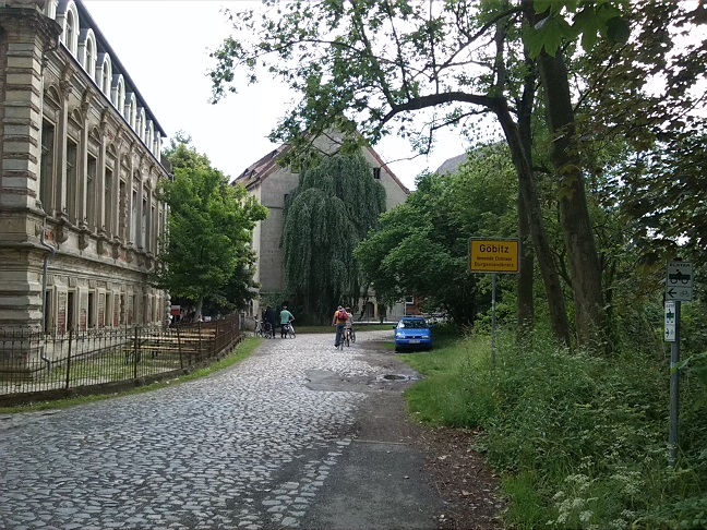 10a-Gemeinde Elsteraue Ortseingang Göbitz Bornitzer Weg & Fahrradstop (1)