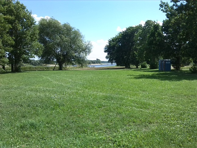 39a-Barby-Blick Von Gelände Elbe Saale Camp An Der Fähre Nach Osten Zur Elbe (1)