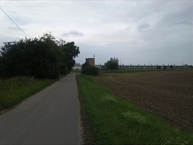 3a-Gemeinde Petersberg Blick Auf Trafohaus Am Sandberg Zwischen Gutenberg & Oppin Von Südwesten (1)