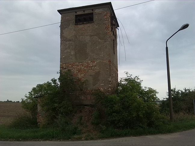 5a-Gemeinde Petersberg Blick Auf Trafohaus Am Sandberg Zwischen Gutenberg & Oppin Von Nordosten (1)