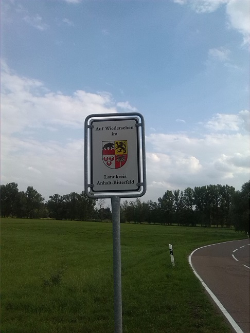 63a-Grenze Landkreise Saalekreis & Anhalt Bitterfeld An Fuhnebrücke K2065 Verbindung Mösthinsdorf & Schortewitz Blick Nach Süden (1)