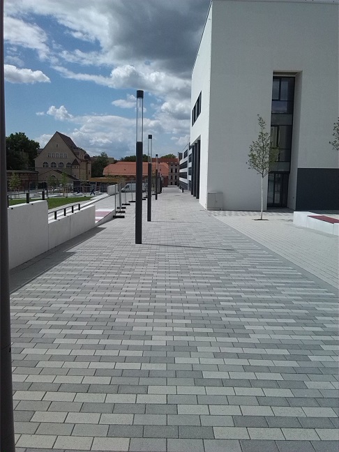 6a-Blick Zum GSZ In Richtung Emil-Abderhalden-Straße & Ex-Hörsaal Adam-Kuckhoff-Straße (1)