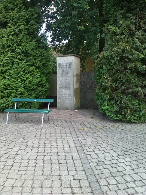 82a-Gemeinde Petersberg Kütten Denkmal Christian Reuter (1)