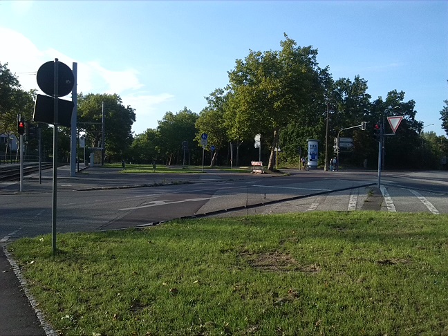 18a-Halle Heideallee Blick Nach Nordwesten & Zu Weinbergweg Nach Norden (2)