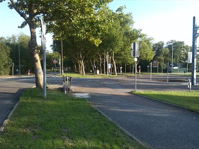 20a-Halle Heideallee Blick Über Kreuzung Weinbergweg & Walter-Hülse-Straße Nach Südosten(1)