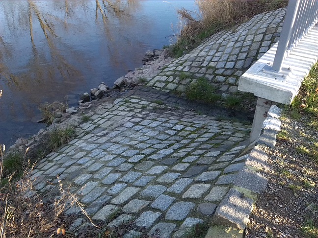 27a-Leuna Einmündung Bach In Ockendorf In Saale Unweit Nordwestende Auestraße Blick Nach Nordosten (1)