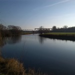 41a-Leuna Spitze Saale & Abtrennung Mittelkanal Blick Nach Südosten Zu Bahnbrücke Strecke Leuna-Leipzig (1)