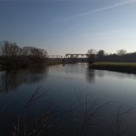 43a-Leuna Spitze Saale & Abtrennung Mittelkanal Blick Nach Südosten Zu Bahnbrücke Strecke Leuna-Leipzig (1)