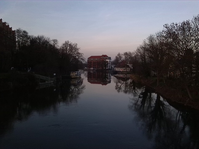 80a-Merseburg-Neumarkt Blick Von Brücke Zwischen Neumarkt & Neumarkttor Saaleabwärts Zu Meuschaer Mühle Nach Norden (1)