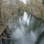 19a-Merseburg-Geiselabschnitt-Zwischen-Hinterem-Gotthardteich-Thomas-Müntzer-Straße-Blick-Von-Brücke-In-Richtung-Geusaer-Straße-Rosengarten-Flussabwärts-Nach-Nordosten