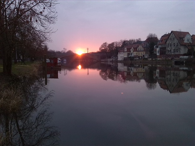 16a-Blick Von Saalepromenade In Richtung Saale & Giebichensteinbrücke Nach Westen (3)