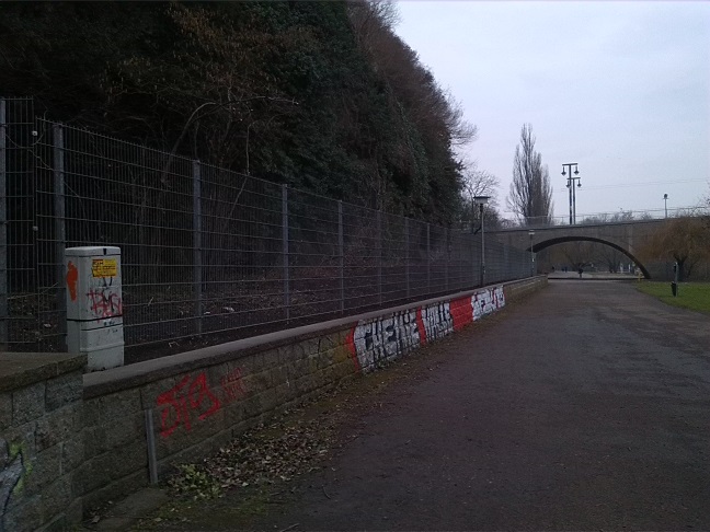 1a-Blick Vom Zugangsweg Amtsgarten Zum Felsen Burg Giebichenstein & Giebichensteinbrücke Nach Südwesten (2)