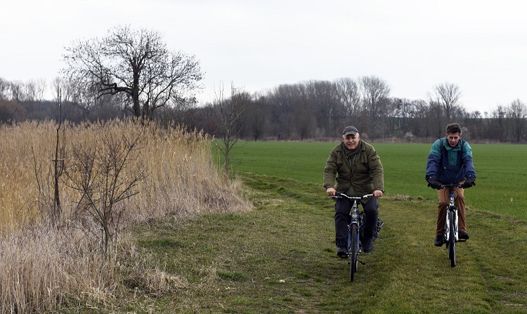38a-Weißenfels Großkorbetha Blick Auf Südwestteil Saalealtverlauf Nach Osten