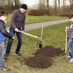 Bild 13 - So gräbt man richtig eine Pflanzgrube