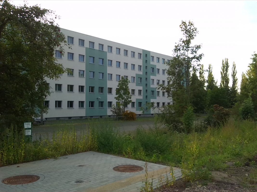 6-Halle-Neustadt - Kreuzungsbereich Gimritzer Damm & Blücherstraße - Blick auf Sitz der Stasiunterlagenbehörde nach Nordwesten (1)