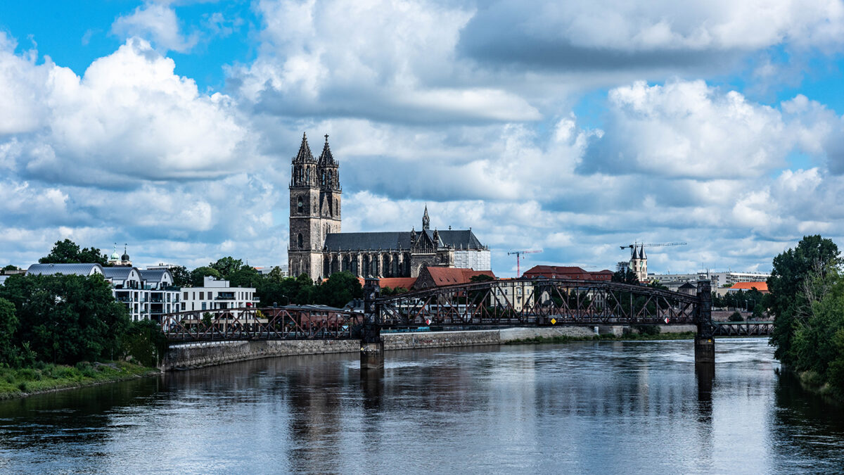 Blick über die Elbe zum Magdeburger Dom