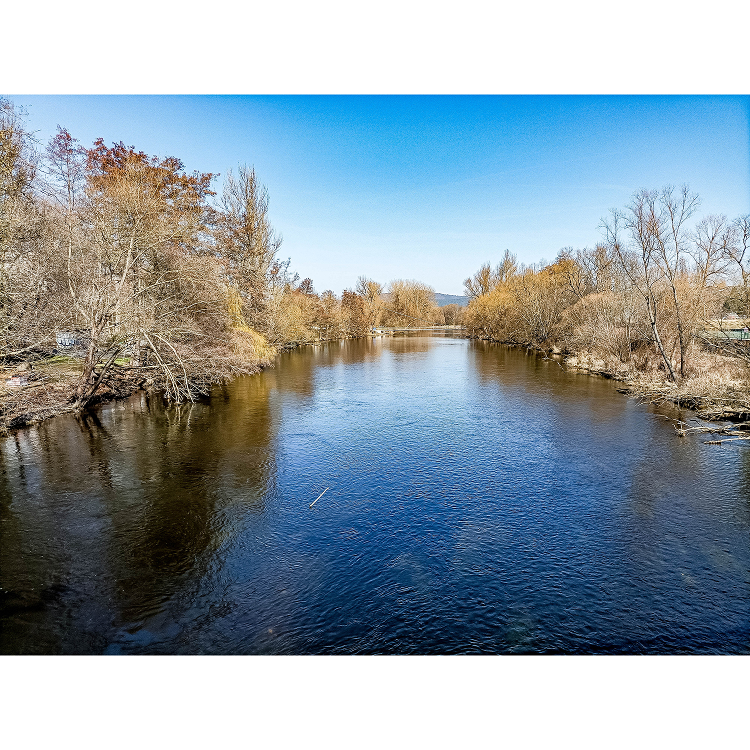 08-Saalfeld-Südstadtbrücke Saalfeld - Blick nach Norden auf Saale gewässerabwärts & Pioniersteg & B 85 - Kulmbacher Straße